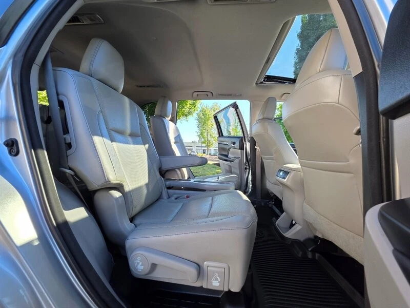 2016 Toyota Highlander - Image 16 of 21