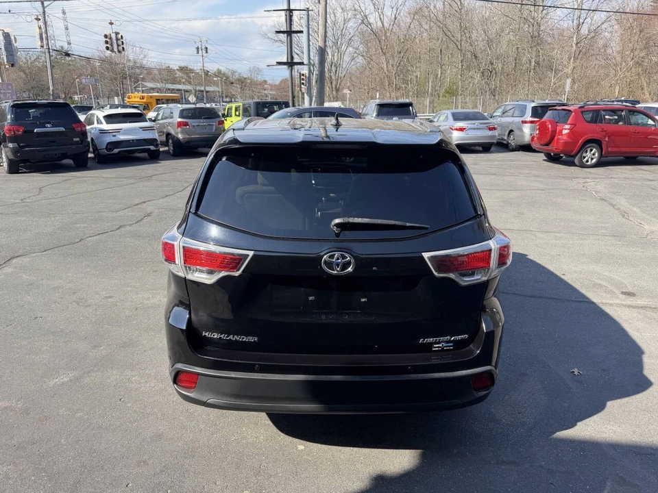 2016 Toyota Highlander - Image 11 of 21