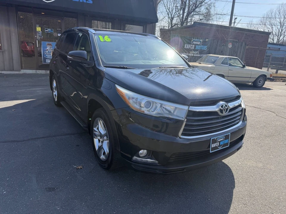 2016 Toyota Highlander - Image 14 of 21
