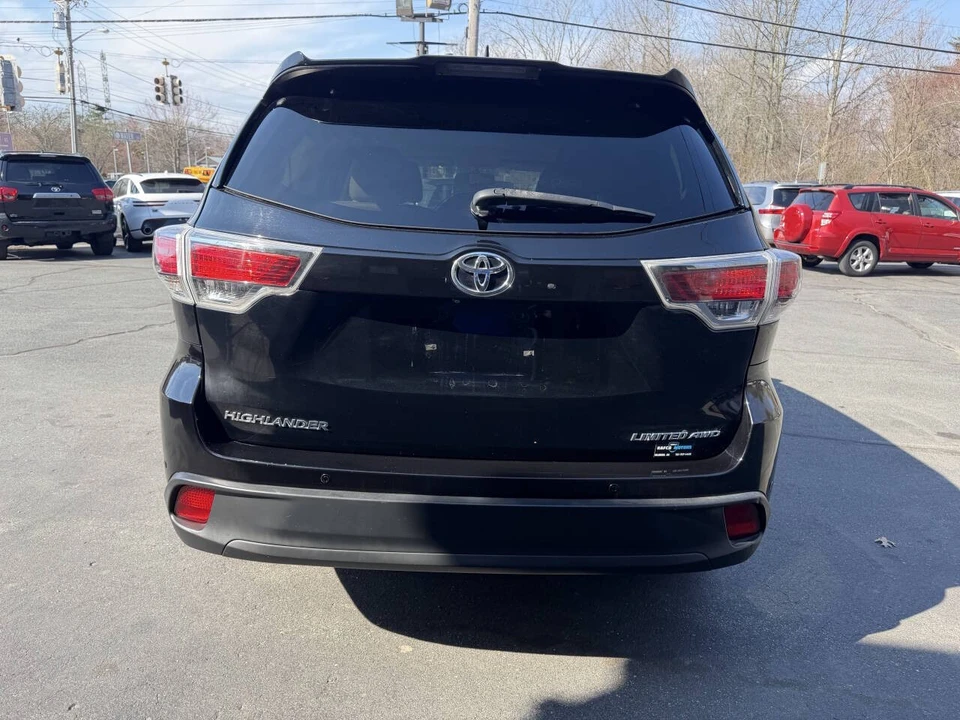 2016 Toyota Highlander - Image 10 of 21
