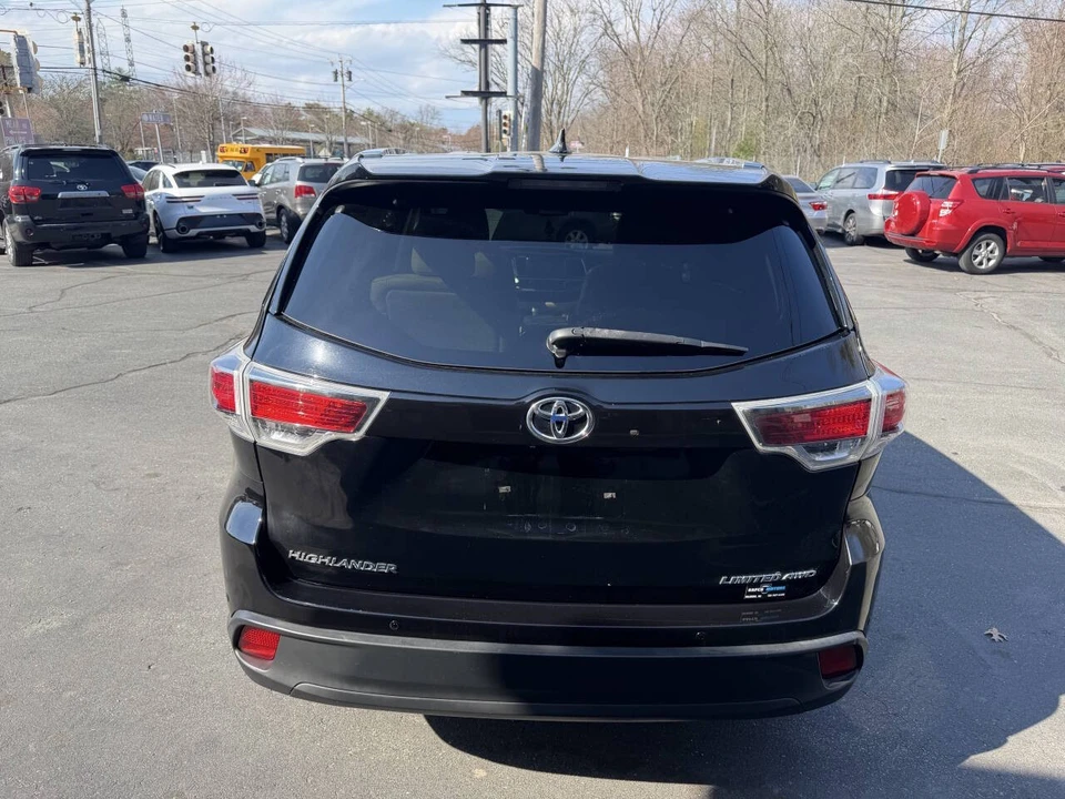 2016 Toyota Highlander - Image 9 of 21