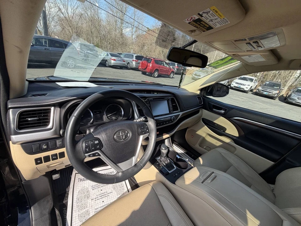 2016 Toyota Highlander - Image 16 of 21