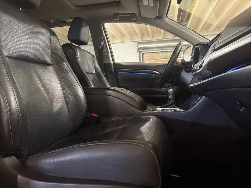 2016 Toyota Highlander - Image 10 of 12