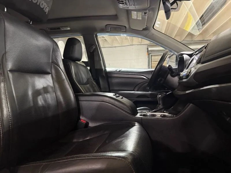 2016 Toyota Highlander - Image 10 of 12