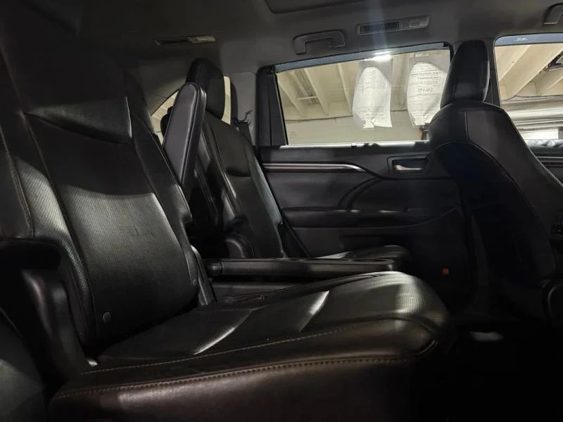 2016 Toyota Highlander - Image 11 of 12