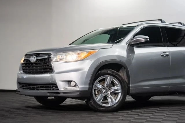 2016 Toyota Highlander - Image 9 of 21