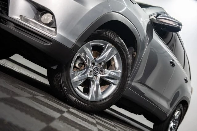 2016 Toyota Highlander - Image 10 of 21