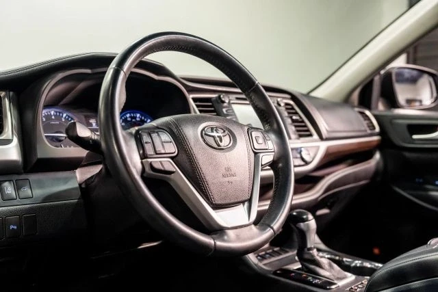 2016 Toyota Highlander - Image 18 of 21