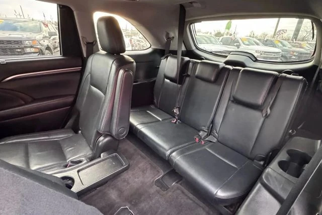 2016 Toyota Highlander - Image 9 of 16