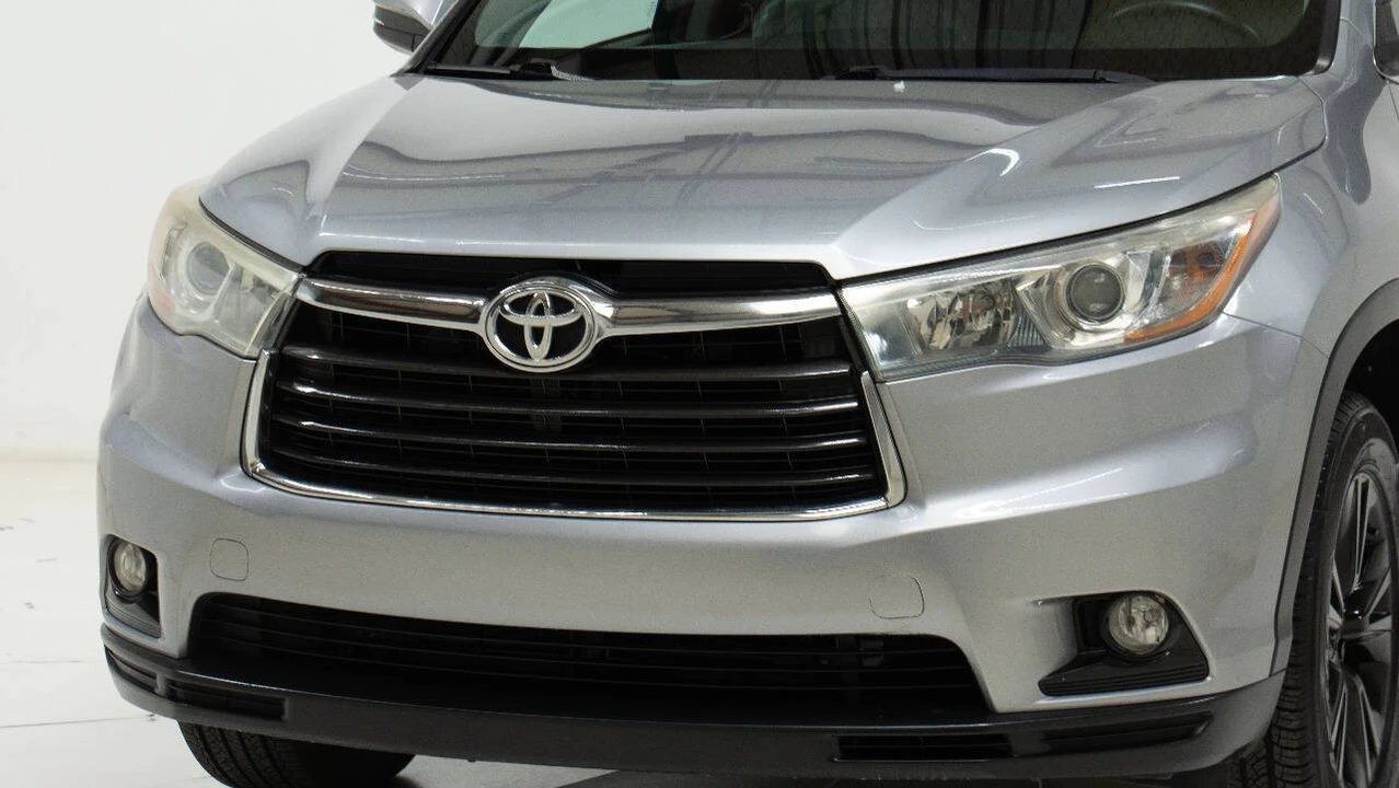 2016 Toyota Highlander - Image 9 of 12