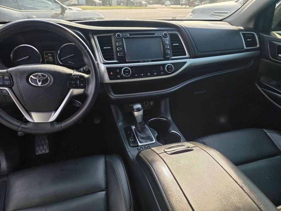 2016 Toyota Highlander - Image 6 of 11