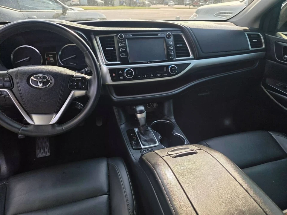 2016 Toyota Highlander - Image 6 of 11