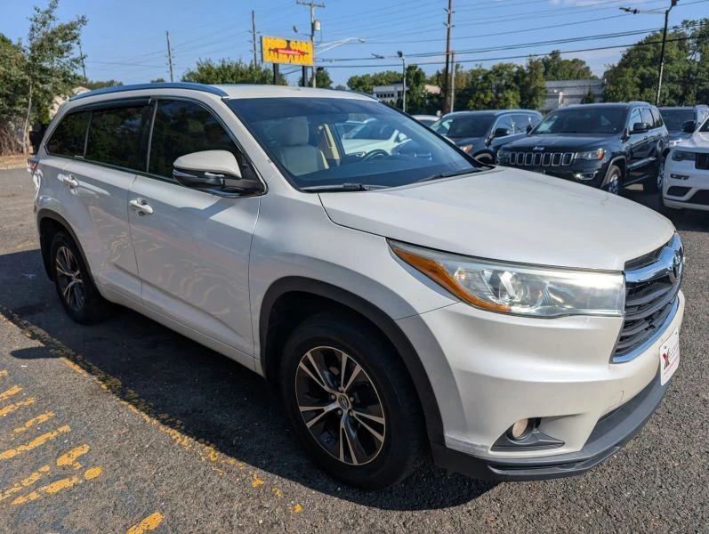 2016 Toyota Highlander - Image 4 of 12