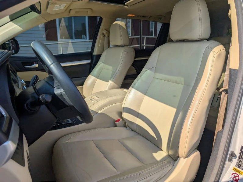 2016 Toyota Highlander - Image 9 of 12