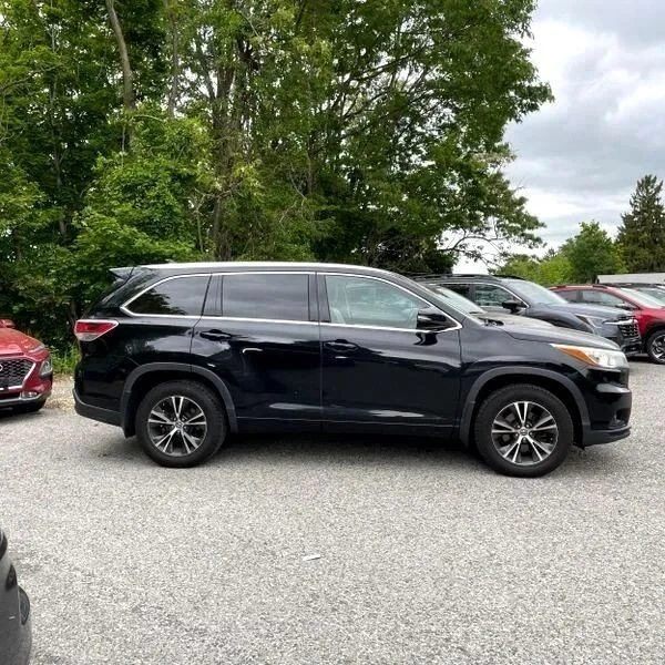 2016 Toyota Highlander - Image 9 of 12