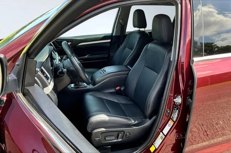 2016 Toyota Highlander - Image 10 of 12