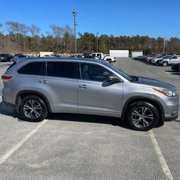 2016 Toyota Highlander - Image 10 of 12