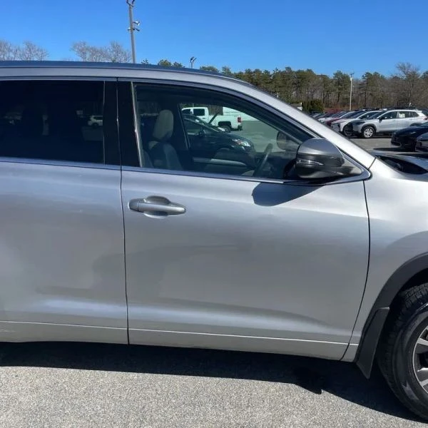 2016 Toyota Highlander - Image 11 of 12
