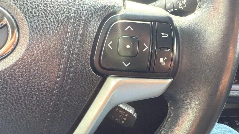 2016 Toyota Highlander - Image 11 of 12