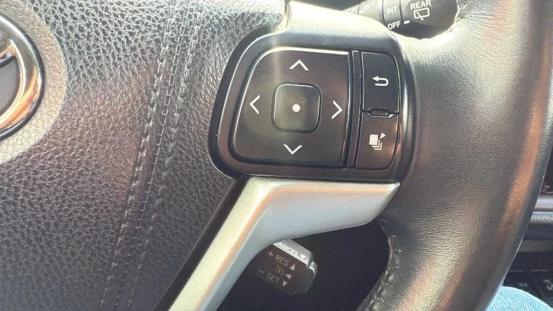 2016 Toyota Highlander - Image 11 of 12