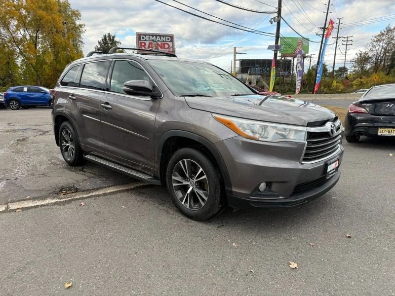 2016 Toyota Highlander - Image 3 of 12