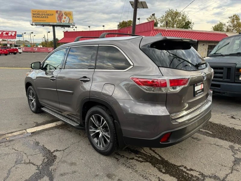 2016 Toyota Highlander - Image 6 of 12
