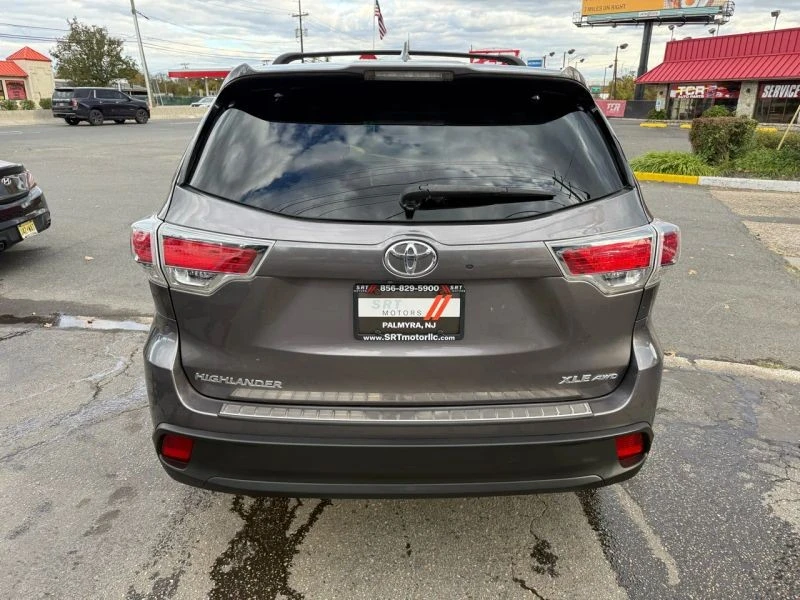 2016 Toyota Highlander - Image 7 of 12