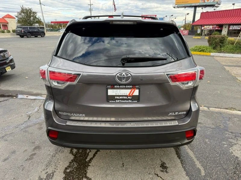 2016 Toyota Highlander - Image 7 of 12