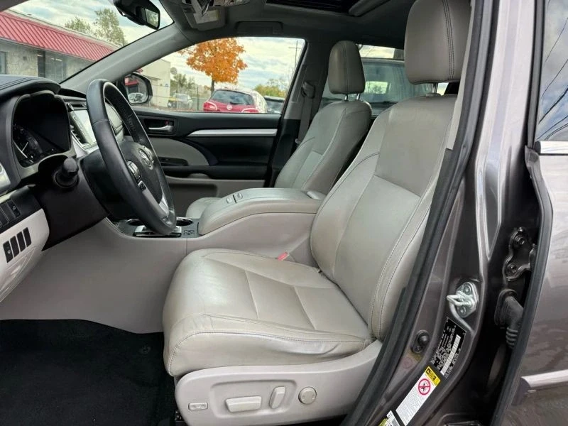 2016 Toyota Highlander - Image 9 of 12