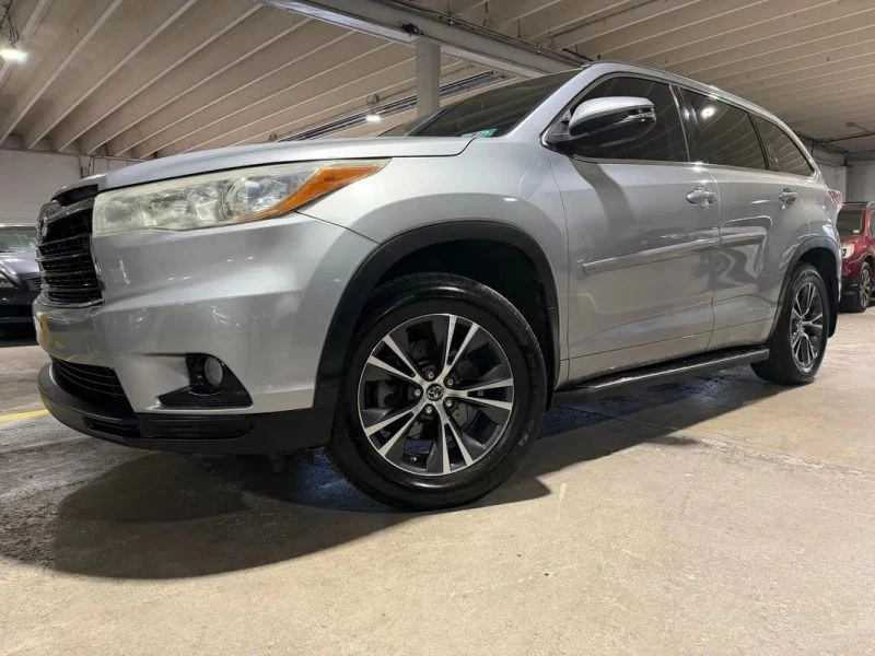 2016 Toyota Highlander - Image 2 of 12