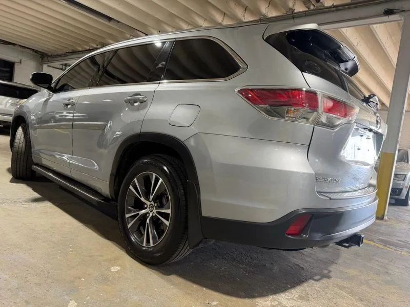 2016 Toyota Highlander - Image 3 of 12