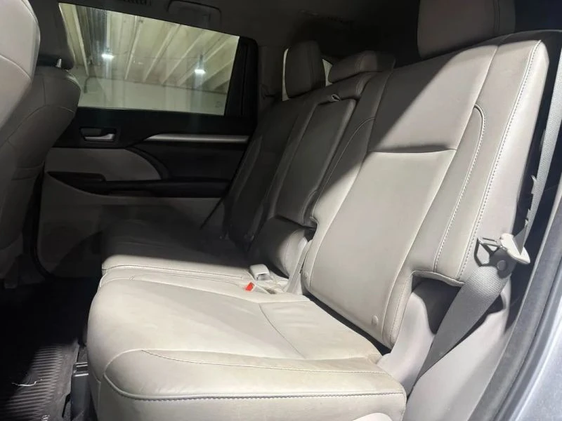 2016 Toyota Highlander - Image 11 of 12