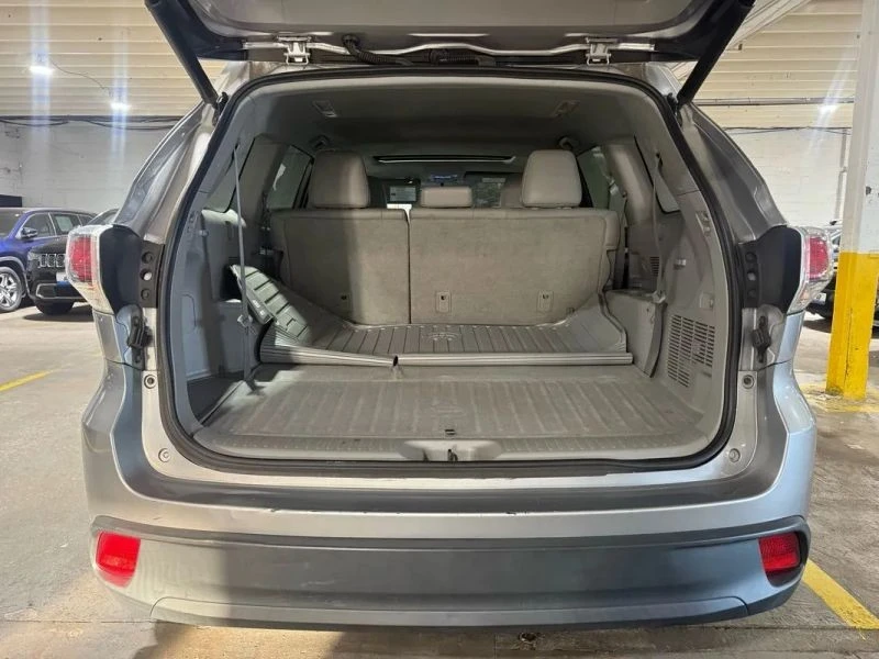 2016 Toyota Highlander - Image 7 of 12