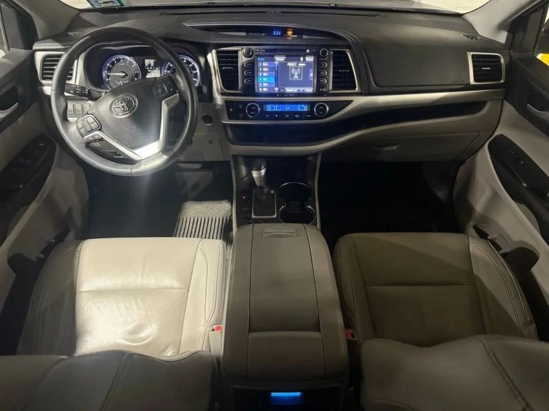 2016 Toyota Highlander - Image 8 of 12
