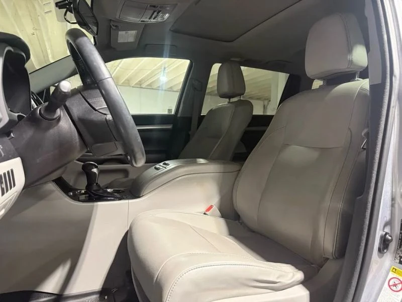 2016 Toyota Highlander - Image 9 of 12