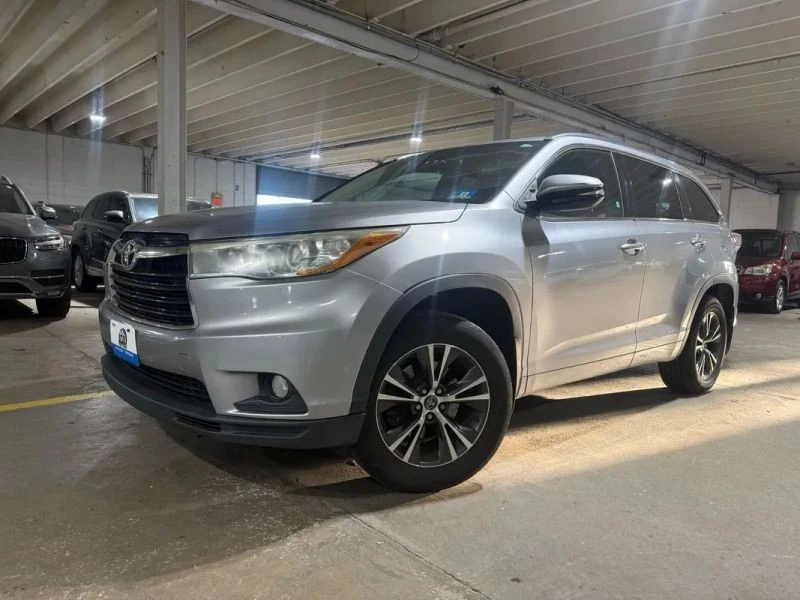 2016 Toyota Highlander - Image 2 of 12