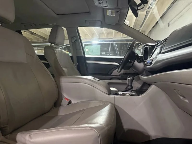 2016 Toyota Highlander - Image 10 of 12
