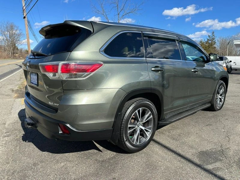 2016 Toyota Highlander - Image 6 of 12