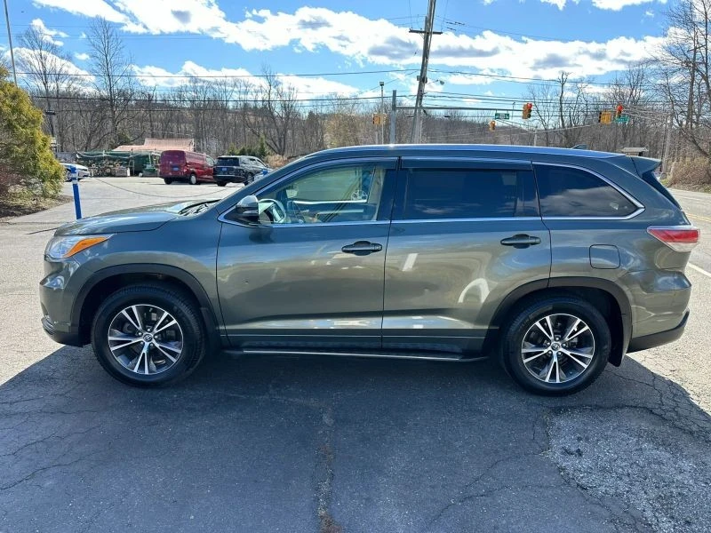 2016 Toyota Highlander - Image 7 of 12