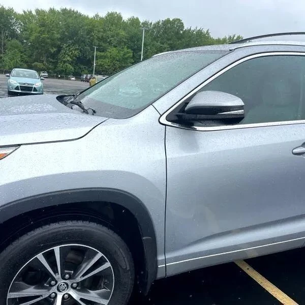 2016 Toyota Highlander - Image 2 of 12