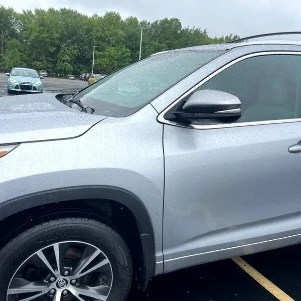 2016 Toyota Highlander - Image 2 of 12