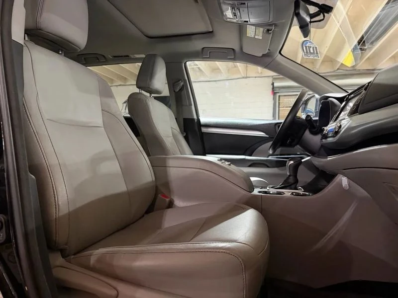 2016 Toyota Highlander - Image 11 of 12