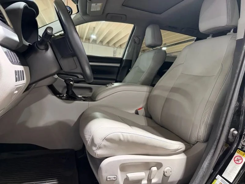 2016 Toyota Highlander - Image 10 of 12