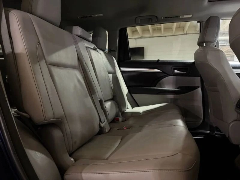 2016 Toyota Highlander - Image 11 of 12