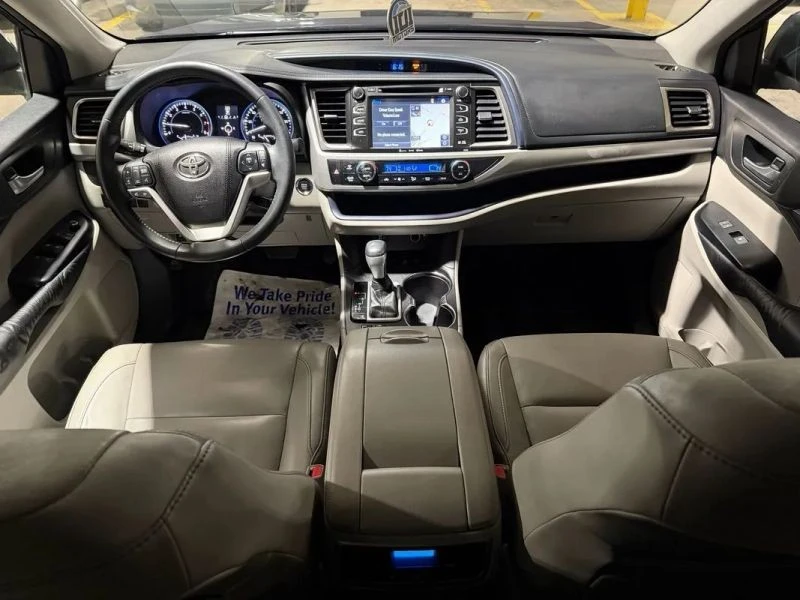 2016 Toyota Highlander - Image 8 of 12
