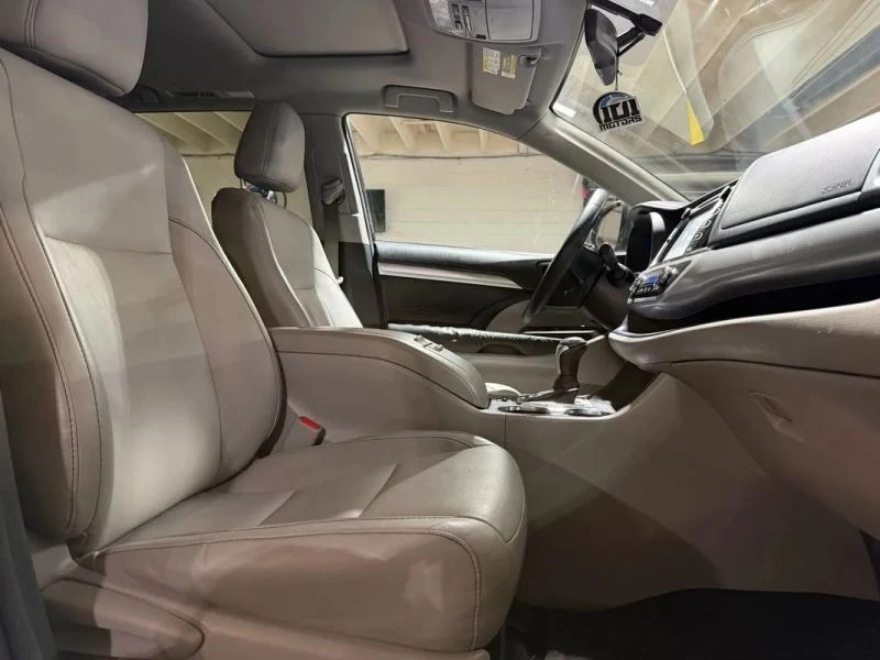 2016 Toyota Highlander - Image 10 of 12