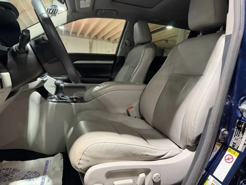 2016 Toyota Highlander - Image 9 of 12