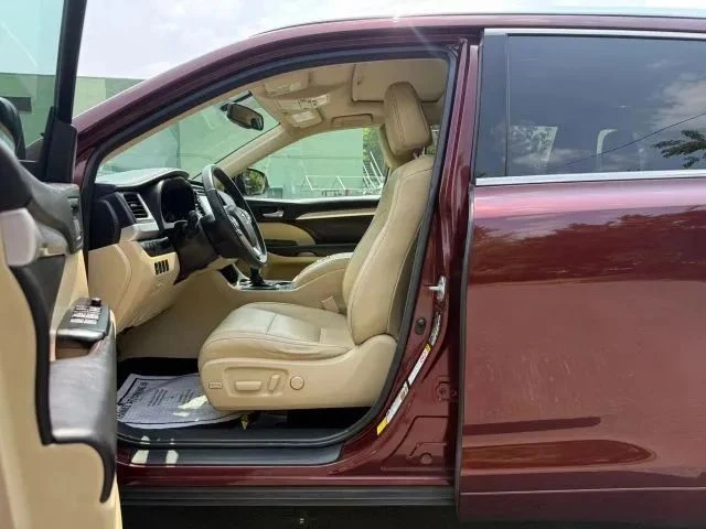 2016 Toyota Highlander - Image 10 of 12