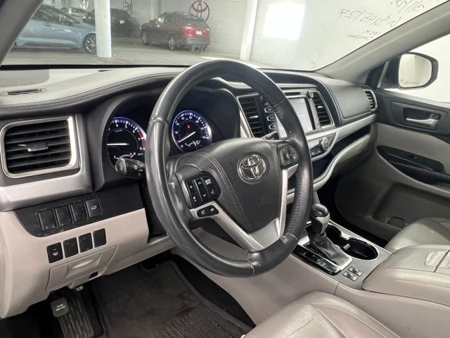 2016 Toyota Highlander - Image 6 of 10