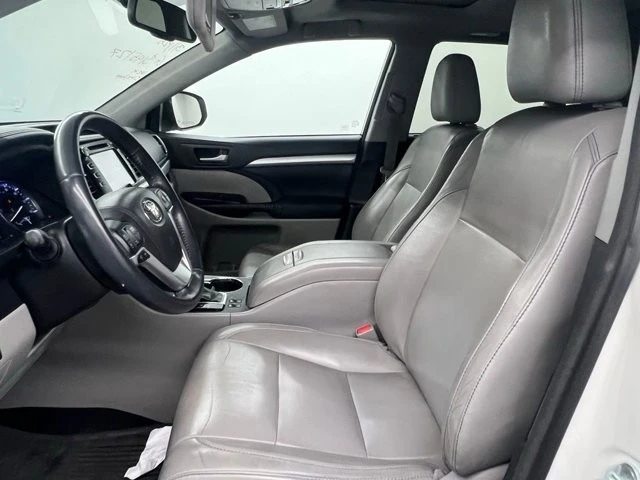 2016 Toyota Highlander - Image 8 of 10